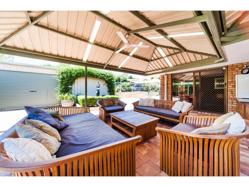 6 Bucknell Road, Bibra Lake WA 6163