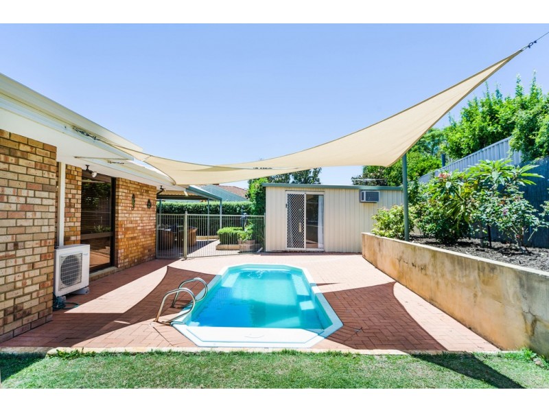 6 Bucknell Road, Bibra Lake WA 6163