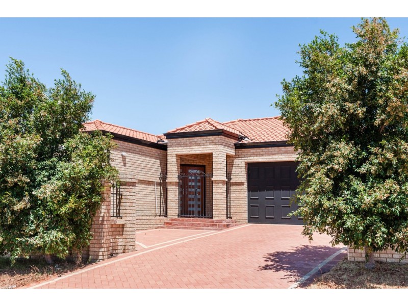 4 Cranberry Street, Coogee WA 6166