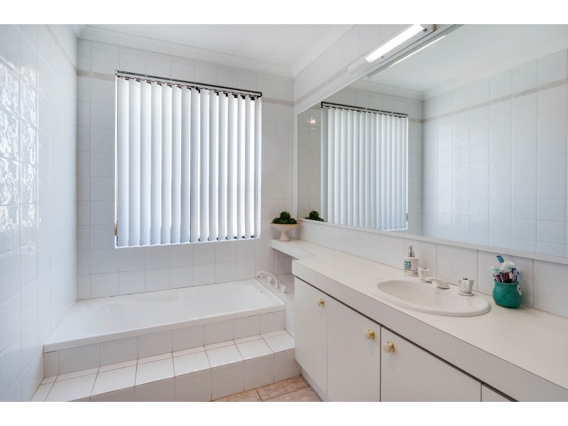 4 Cranberry Street, Coogee WA 6166