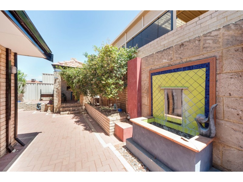 4 Cranberry Street, Coogee WA 6166