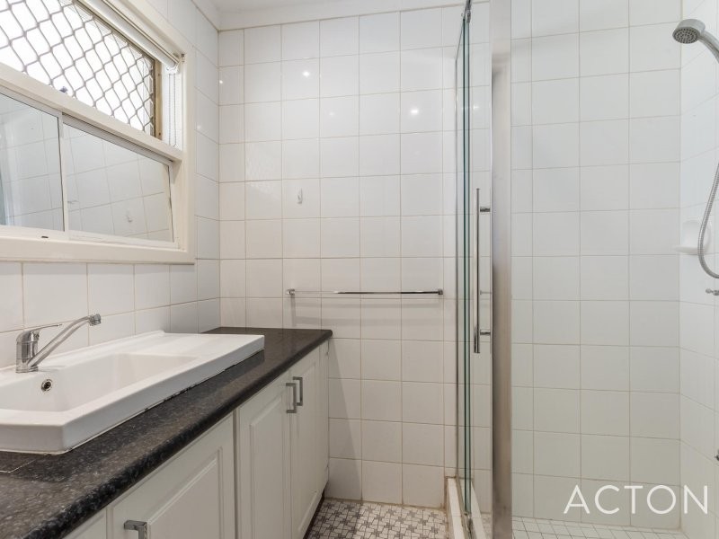 7 Vernon Place, Spearwood WA 6163