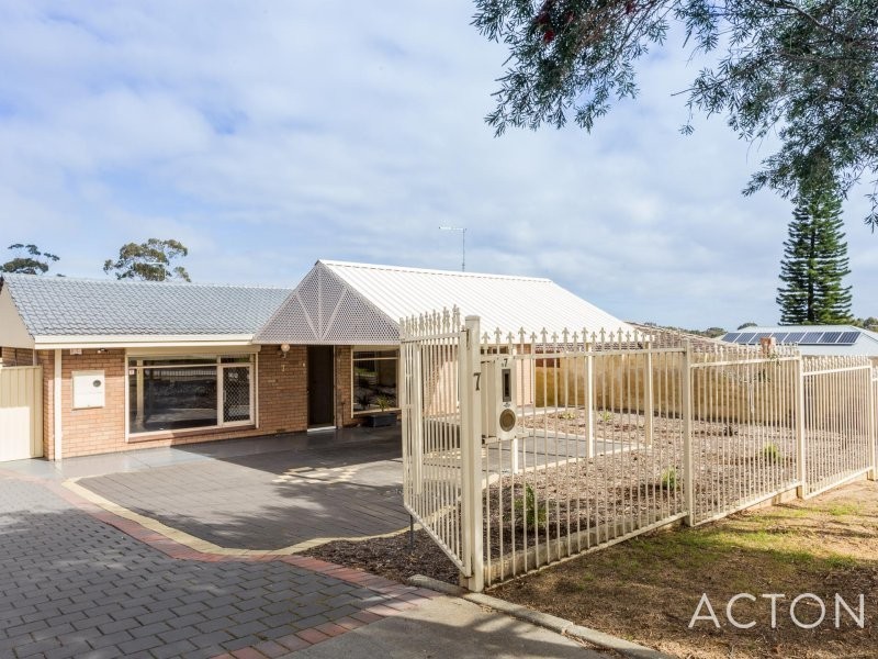 7 Vernon Place, Spearwood WA 6163