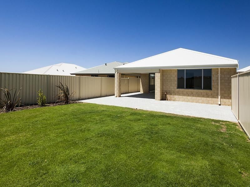 3B Grizen Way, Munster WA 6166