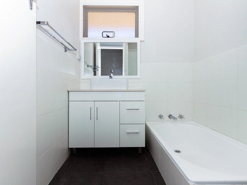 5b Cobine Street, Spearwood WA 6163