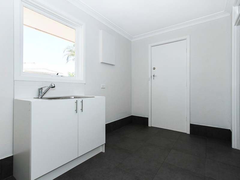 5b Cobine Street, Spearwood WA 6163