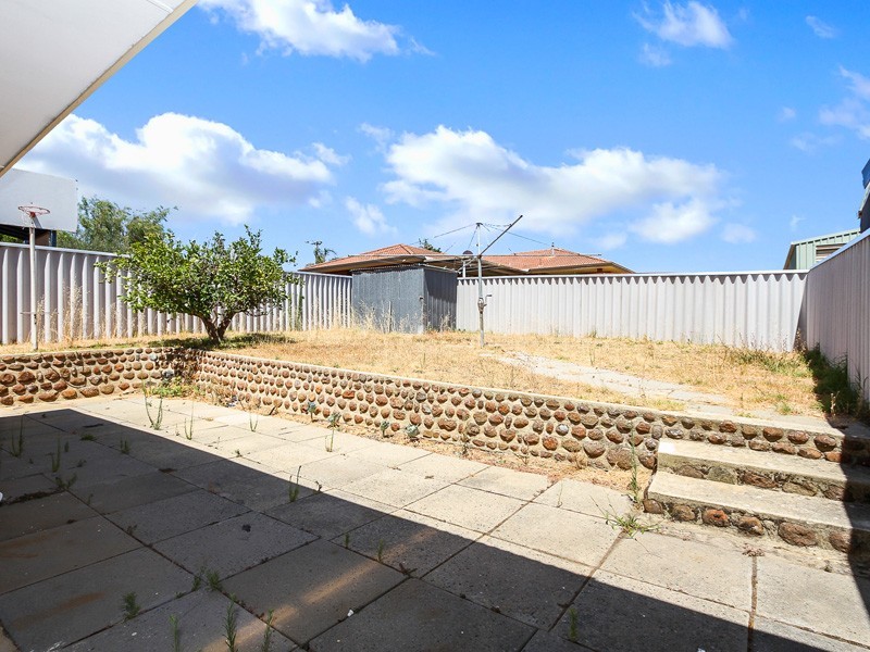 5b Cobine Street, Spearwood WA 6163