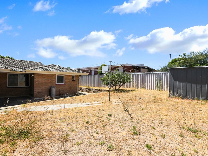 5b Cobine Street, Spearwood WA 6163