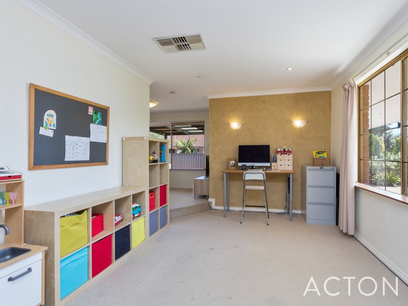 64 Turfan Way, Munster WA 6166