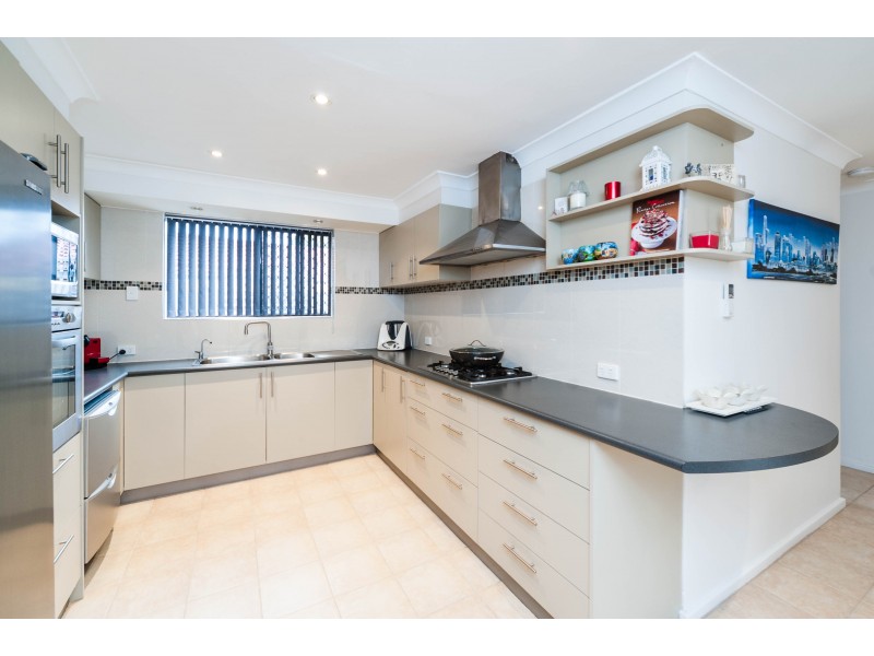 35 Angus Avenue, Spearwood WA 6163