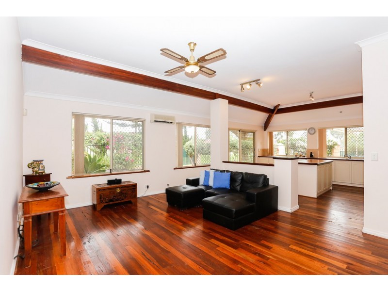 12 Hatch Place, Bibra Lake WA 6163