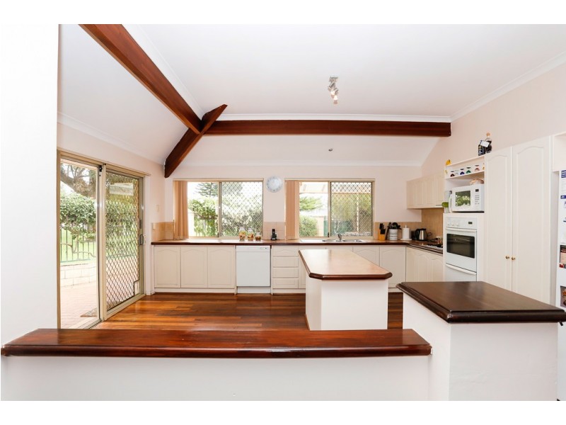 12 Hatch Place, Bibra Lake WA 6163