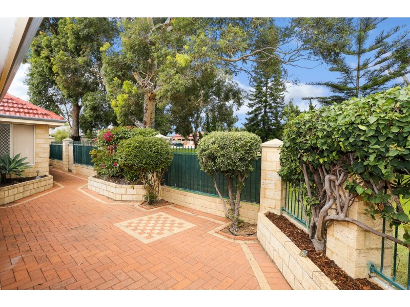 12 Hatch Place, Bibra Lake WA 6163