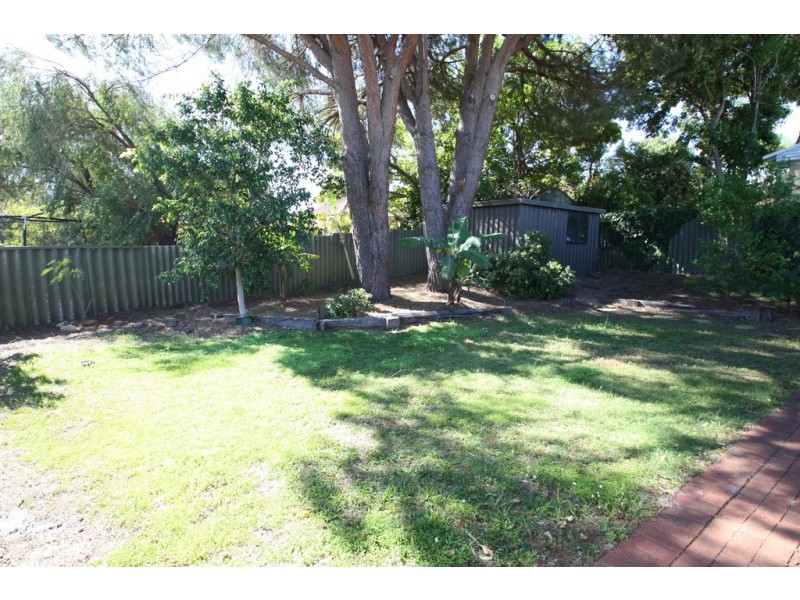 17 Needwell Road, Bibra Lake WA 6163