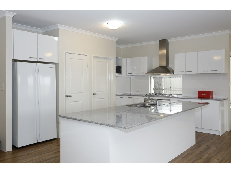 4 Korcula Court, Munster WA 6166