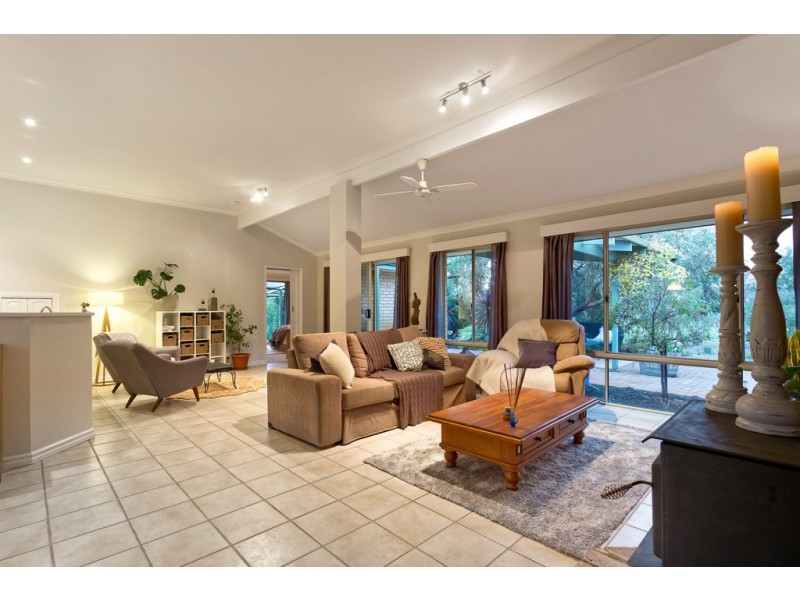 31 Wilga Court, Banjup WA 6164