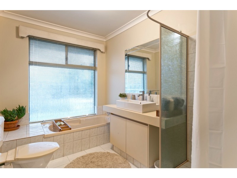 31 Wilga Court, Banjup WA 6164