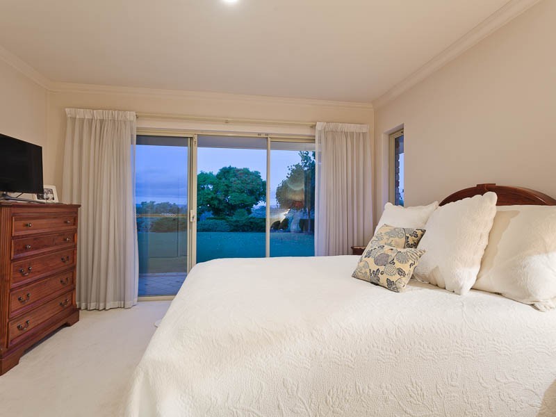 55 Scovell Crescent, Anketell WA 6167