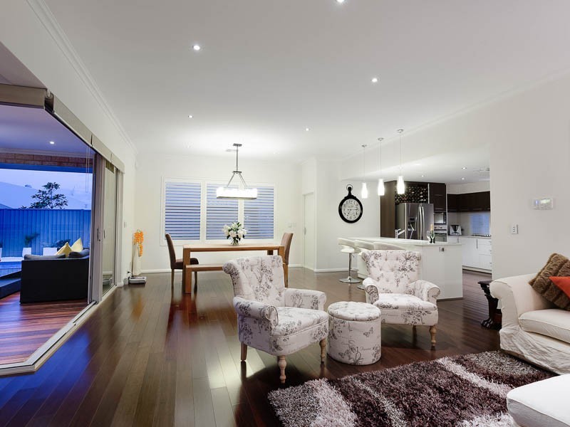 2 Labatt Gardens, Wandi WA 6167