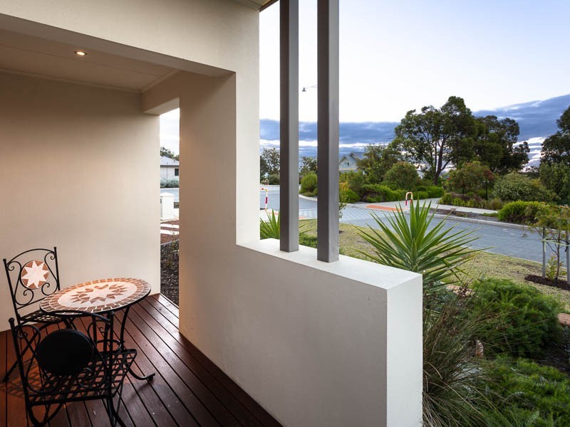 2 Labatt Gardens, Wandi WA 6167