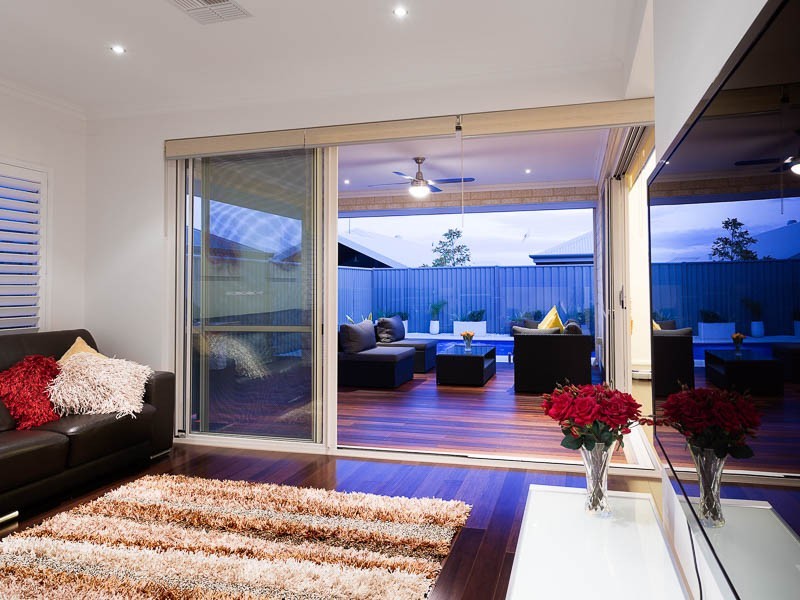 2 Labatt Gardens, Wandi WA 6167