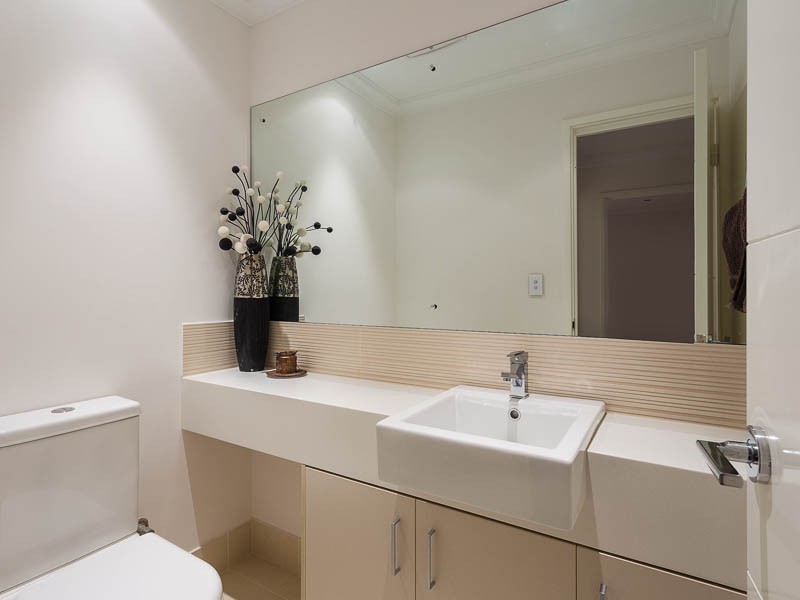 2 Labatt Gardens, Wandi WA 6167