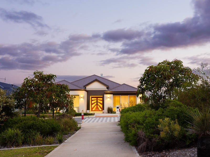 2 Labatt Gardens, Wandi WA 6167
