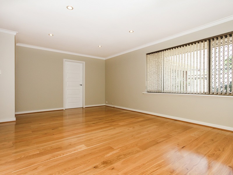 2 Twain Close, Munster WA 6166