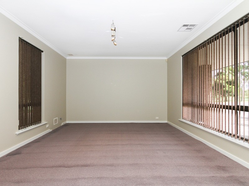 2 Twain Close, Munster WA 6166