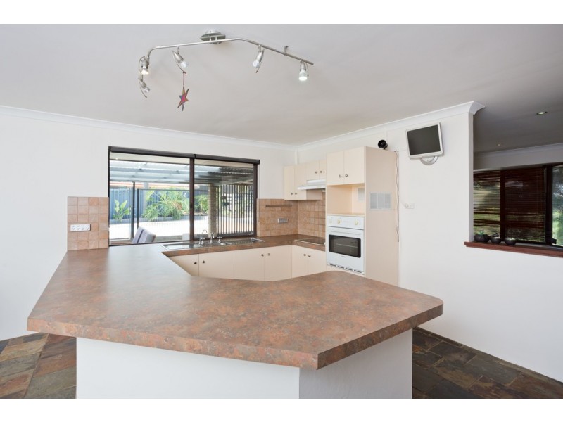 15 Foxon Road, Bibra Lake WA 6163