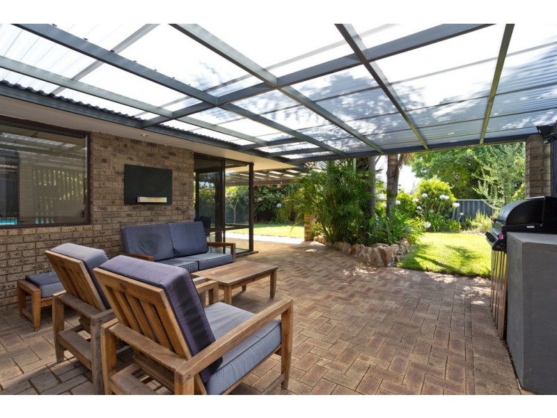 15 Foxon Road, Bibra Lake WA 6163