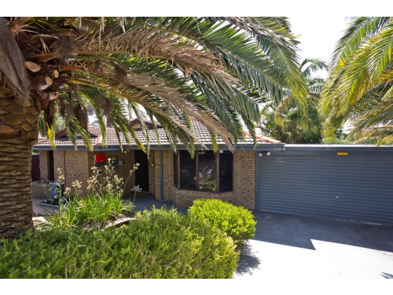 15 Foxon Road, Bibra Lake WA 6163