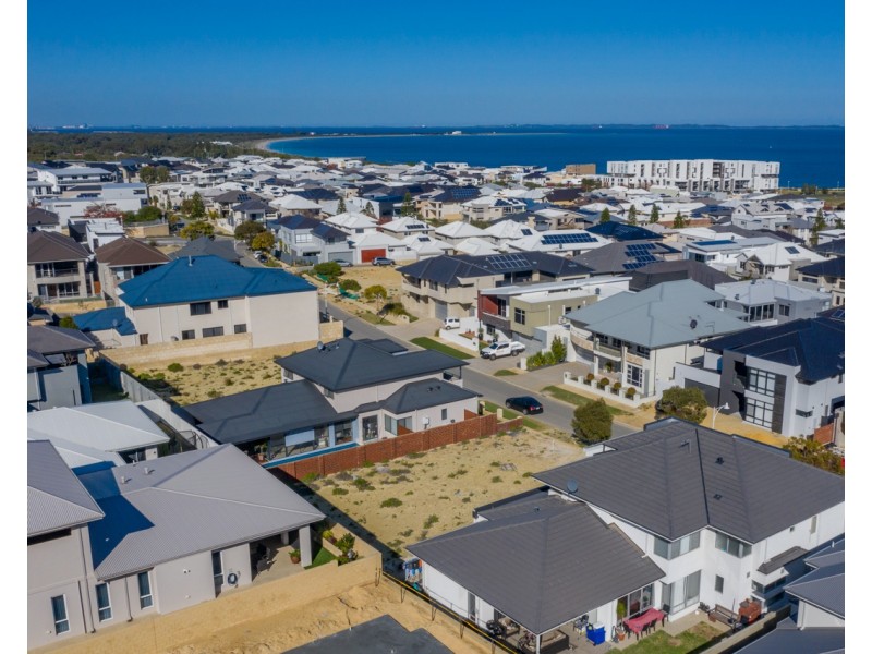 12 Bombay Heights, North Coogee WA 6163