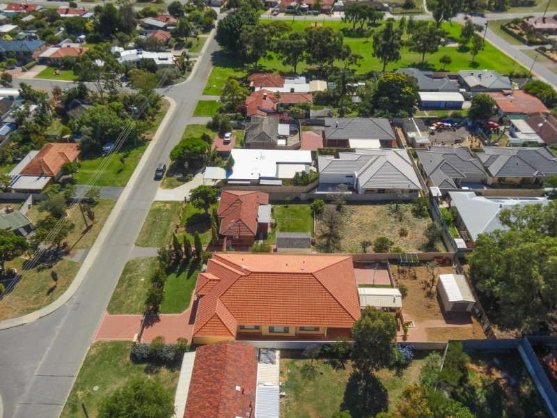 16 Packham Road, Hamilton Hill WA 6163