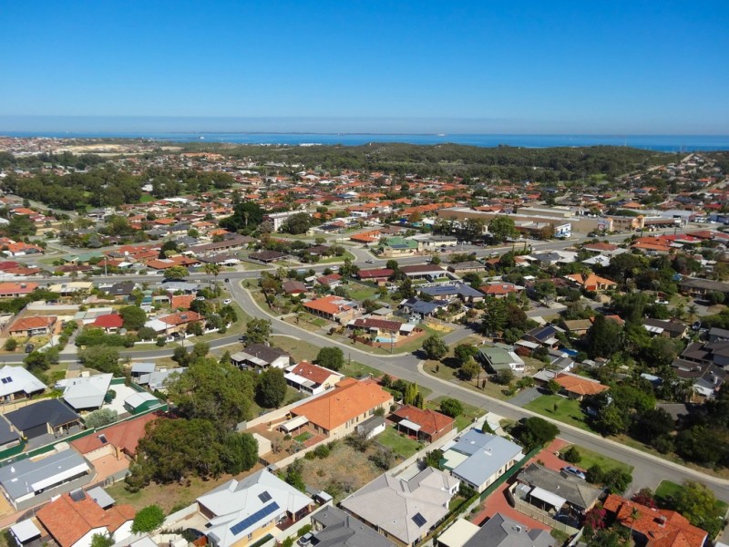 16 Packham Road, Hamilton Hill WA 6163