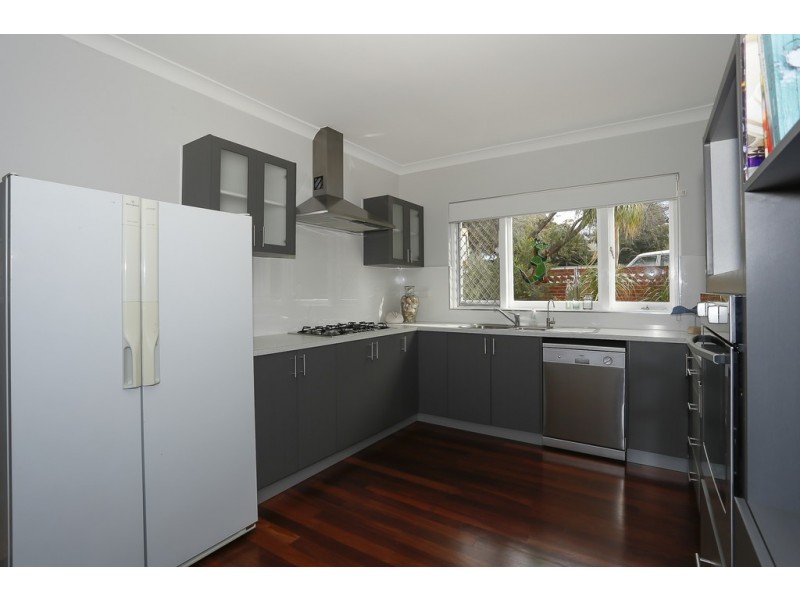 19 Holmes Place, Hilton WA 6163