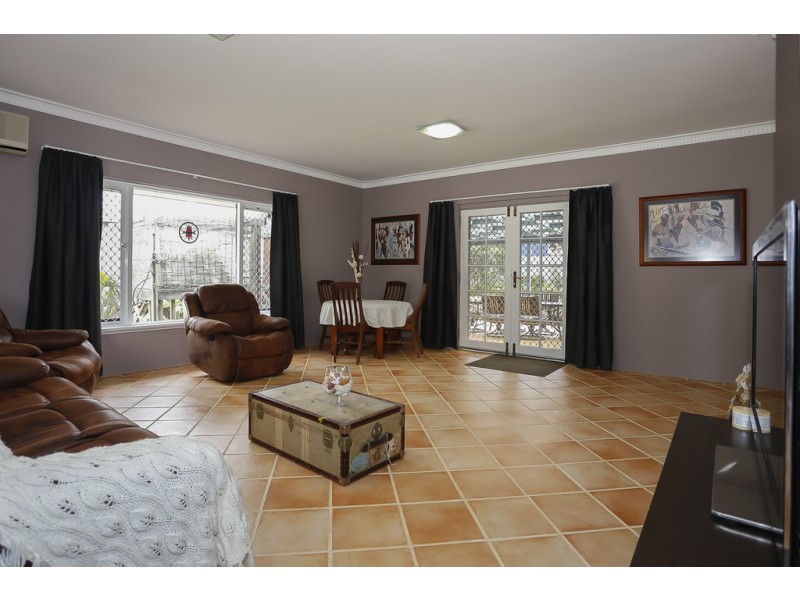 19 Holmes Place, Hilton WA 6163