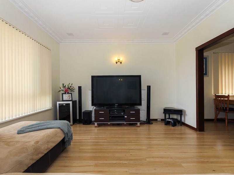 6 Aberle Street, Hamilton Hill WA 6163