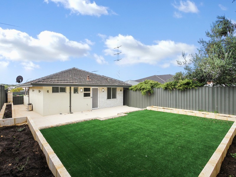 227B Hamilton Road, Coogee WA 6166