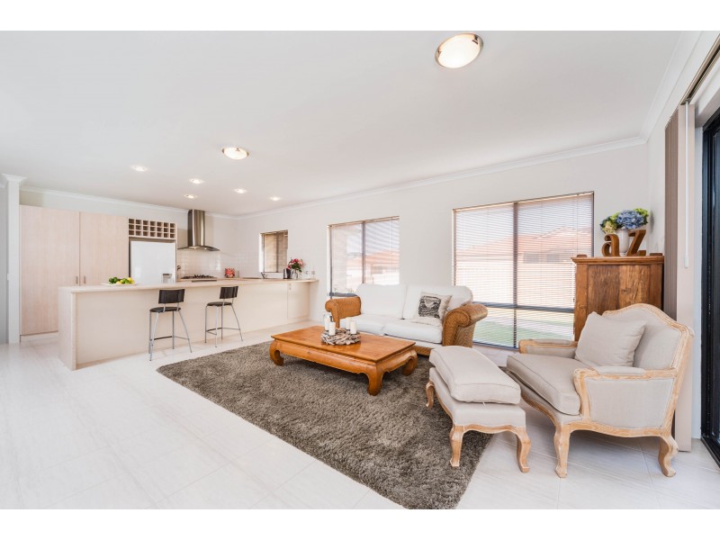 1 Sumich Gardens, Coogee WA 6166