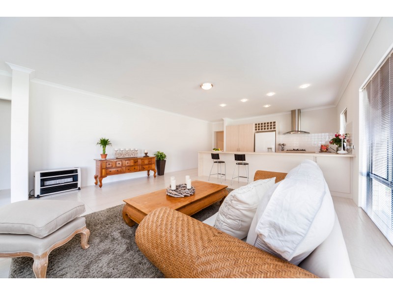 1 Sumich Gardens, Coogee WA 6166