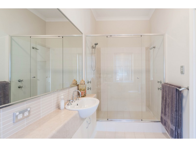 1 Sumich Gardens, Coogee WA 6166