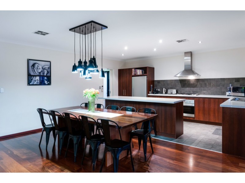 14 Hamelin Drive, Munster WA 6166