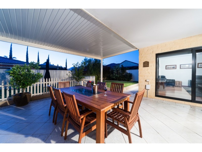 14 Hamelin Drive, Munster WA 6166