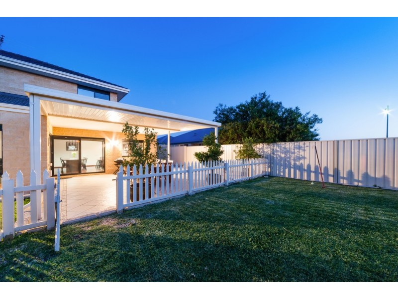 14 Hamelin Drive, Munster WA 6166