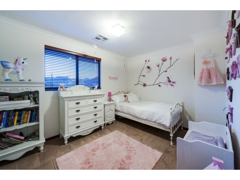 14 Hamelin Drive, Munster WA 6166