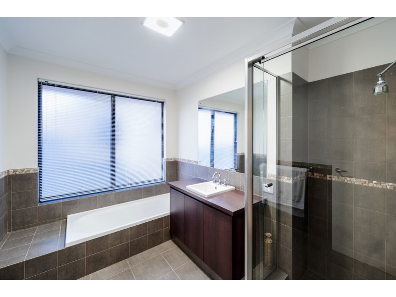 14 Hamelin Drive, Munster WA 6166