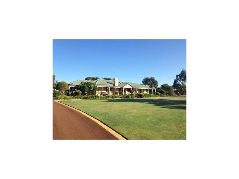 14 Casella Place, Wandi WA 6167