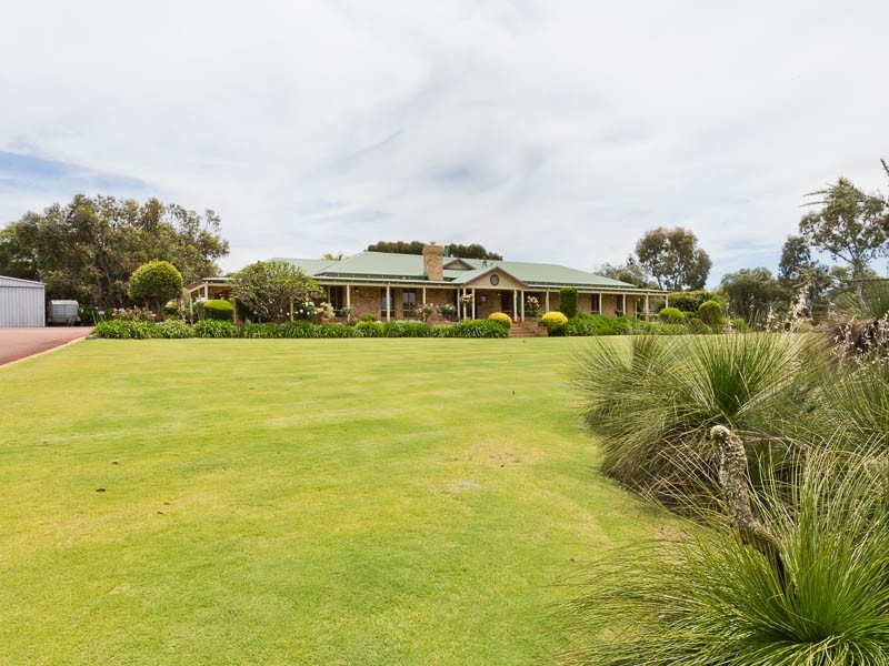 14 Casella Place, Wandi WA 6167
