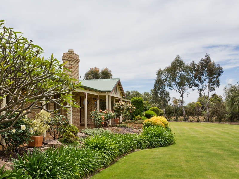 14 Casella Place, Wandi WA 6167